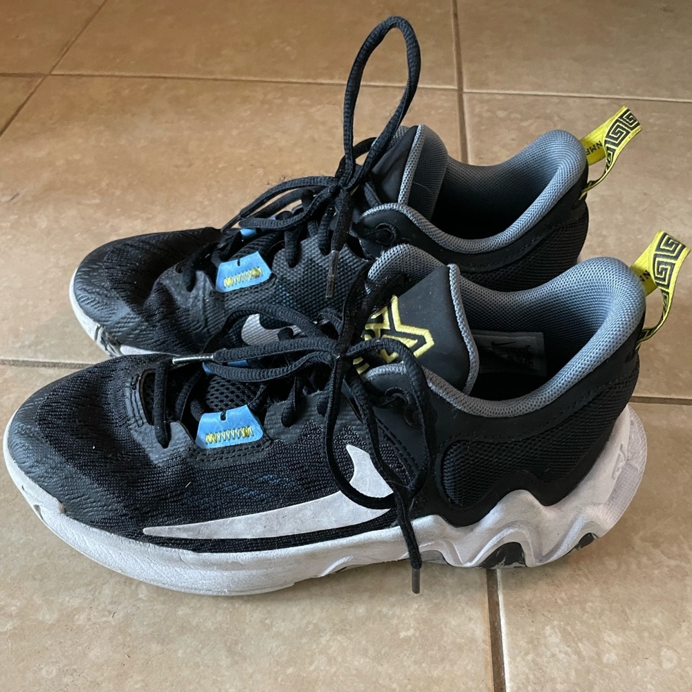 Nike Giannis Immortality Boys Sneakers